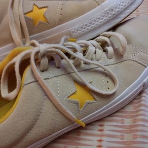 Converse All Star Chuck Taylor tennis shoes